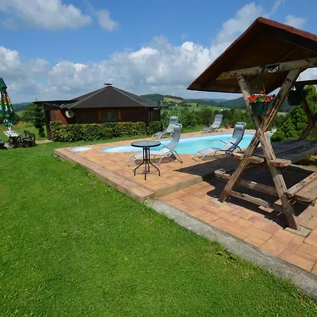 Semesterbostad Poolincluced Holiday Home Mojer *