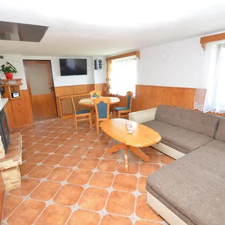 Poolincluced Holiday Home Mojer *